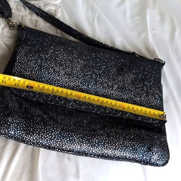 Cofi Leather Metallic Stingray Pattern Embossed Leather  Stunning Crossbody NWOT - Picture 16 of 17